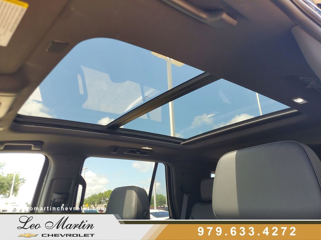 Used 2021 Chevrolet Tahoe Z71 w/ Z71 Signature Package AWD/4WD image 30