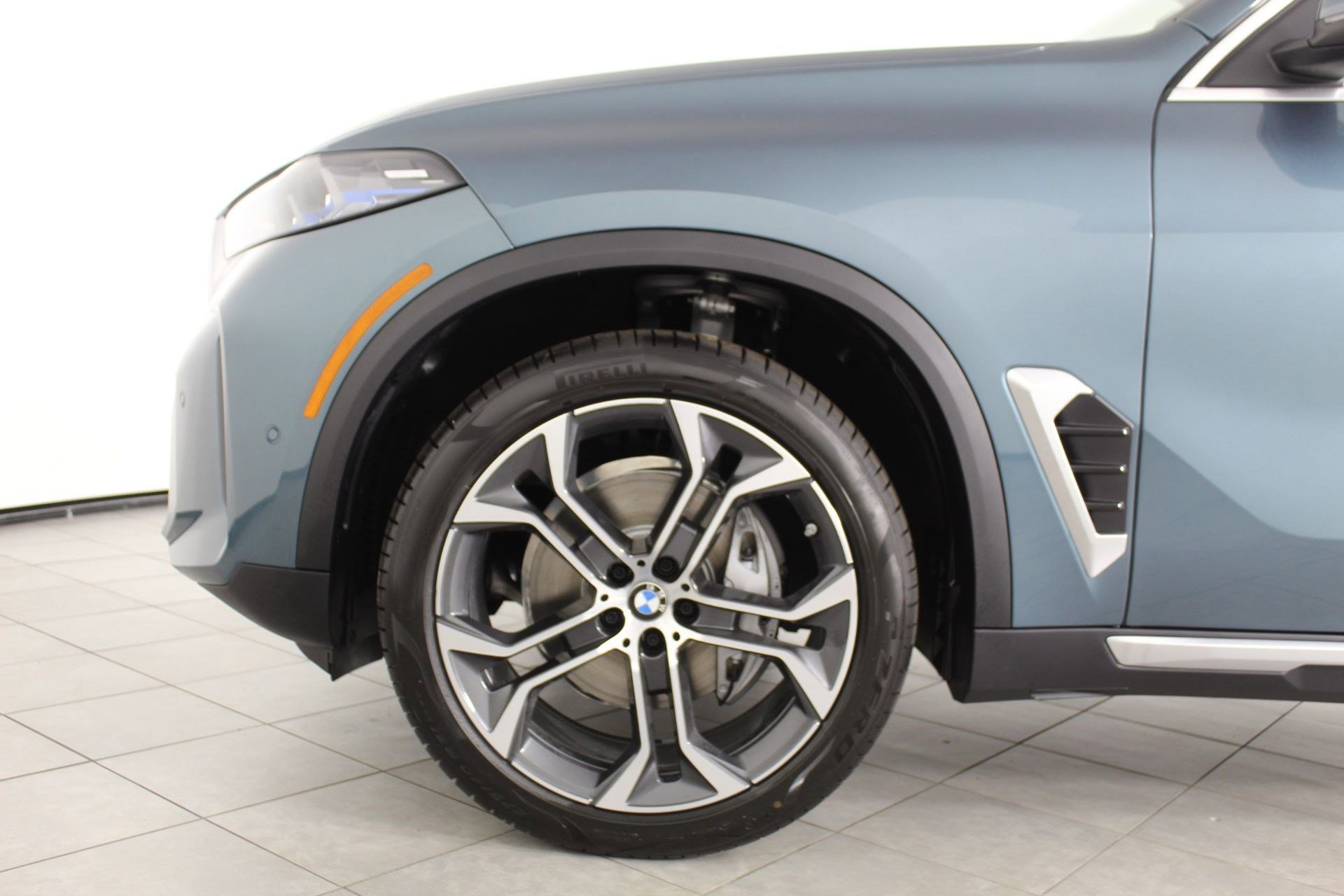 New 2026 BMW X5 xDrive40i w/ Premium Package AWD/4WD image 11