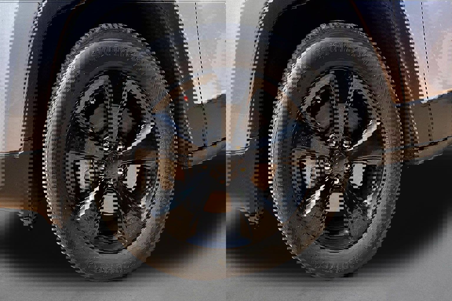 Used 2018 Jeep Cherokee Latitude w/ Altitude Package image 6