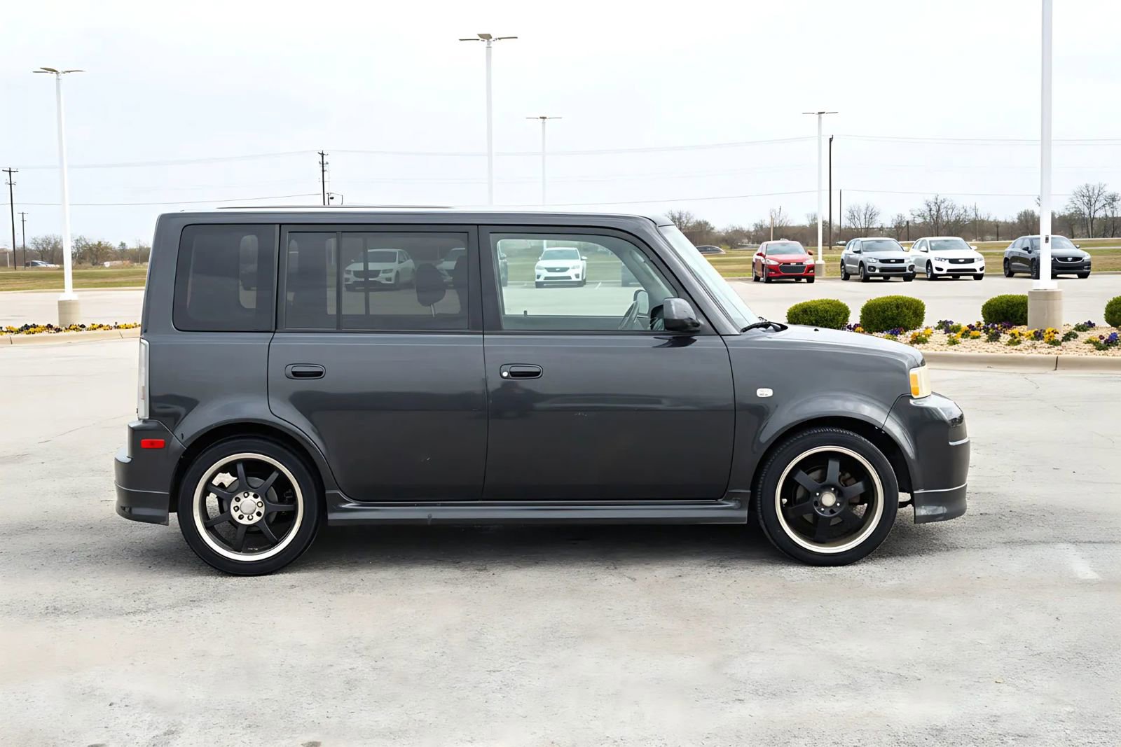 Used 2006 Scion xB Hatchback 4D image 6