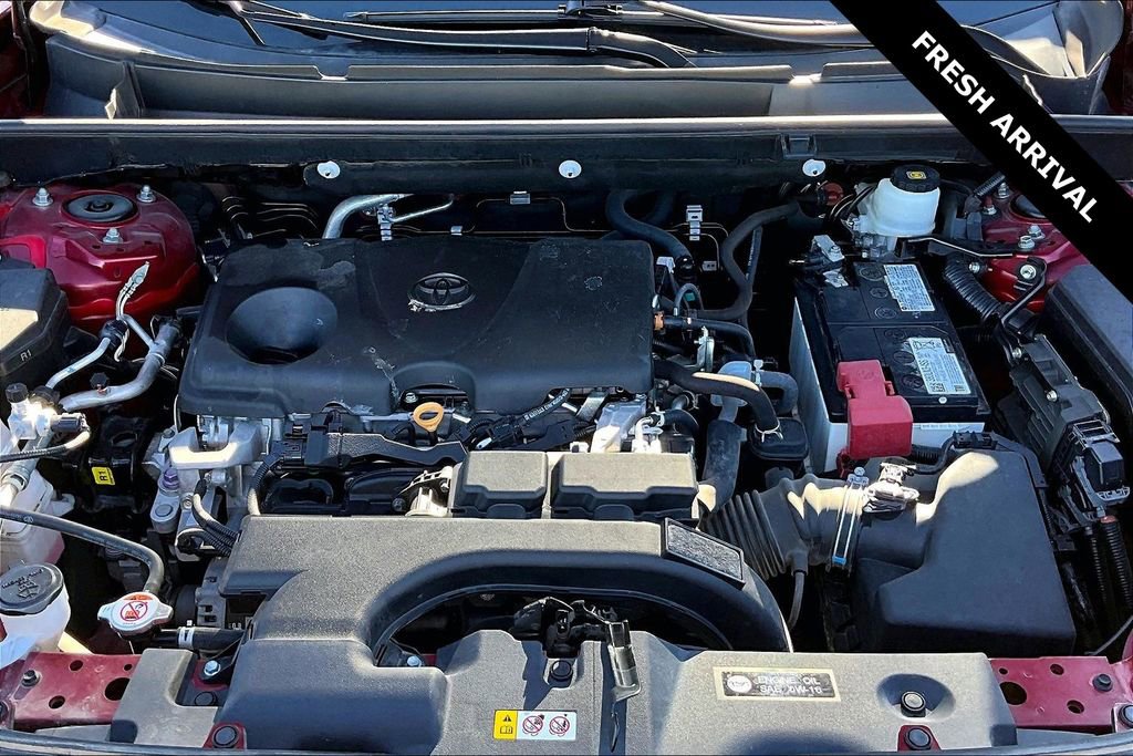 Used 2021 Toyota RAV4 XLE image 28