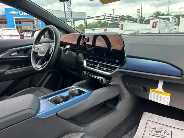 New 2026 Chevrolet Equinox EV LT w/ Convenience Package II AWD/4WD image 33