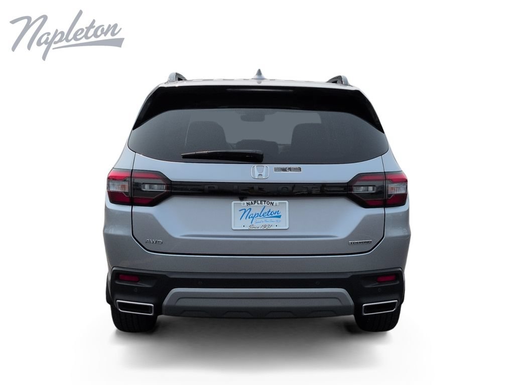 Used 2024 Honda Pilot Touring image 4
