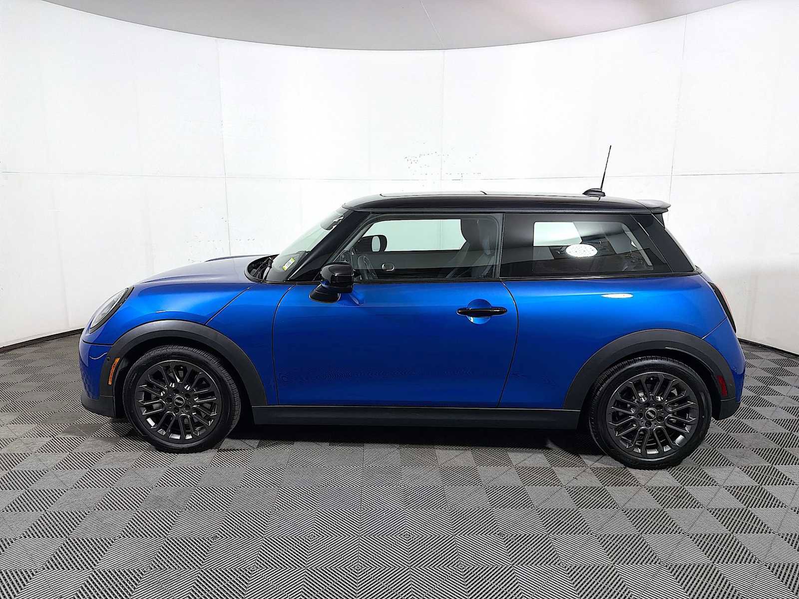Certified 2025 MINI Cooper S FWD image 4