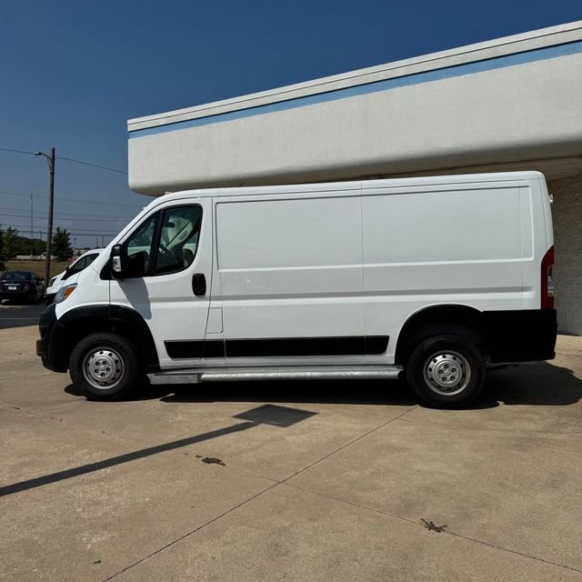 Used 2025 RAM ProMaster 2500 w/ U-Haul Equipment Group FWD image 2