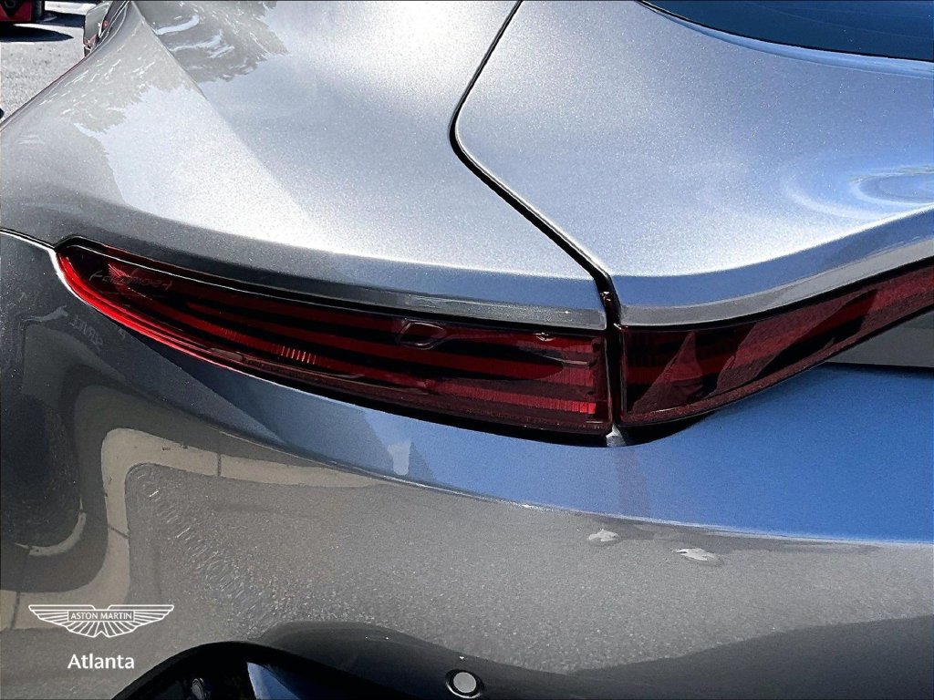 Used 2019 Aston Martin V8 Vantage Coupe RWD image 25