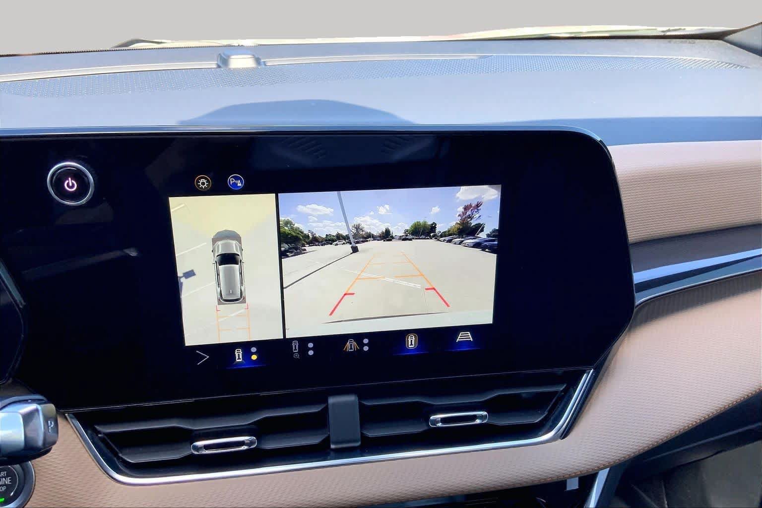Used 2025 Chevrolet Equinox ACTIV w/ Safety and Technology Package FWD image 29