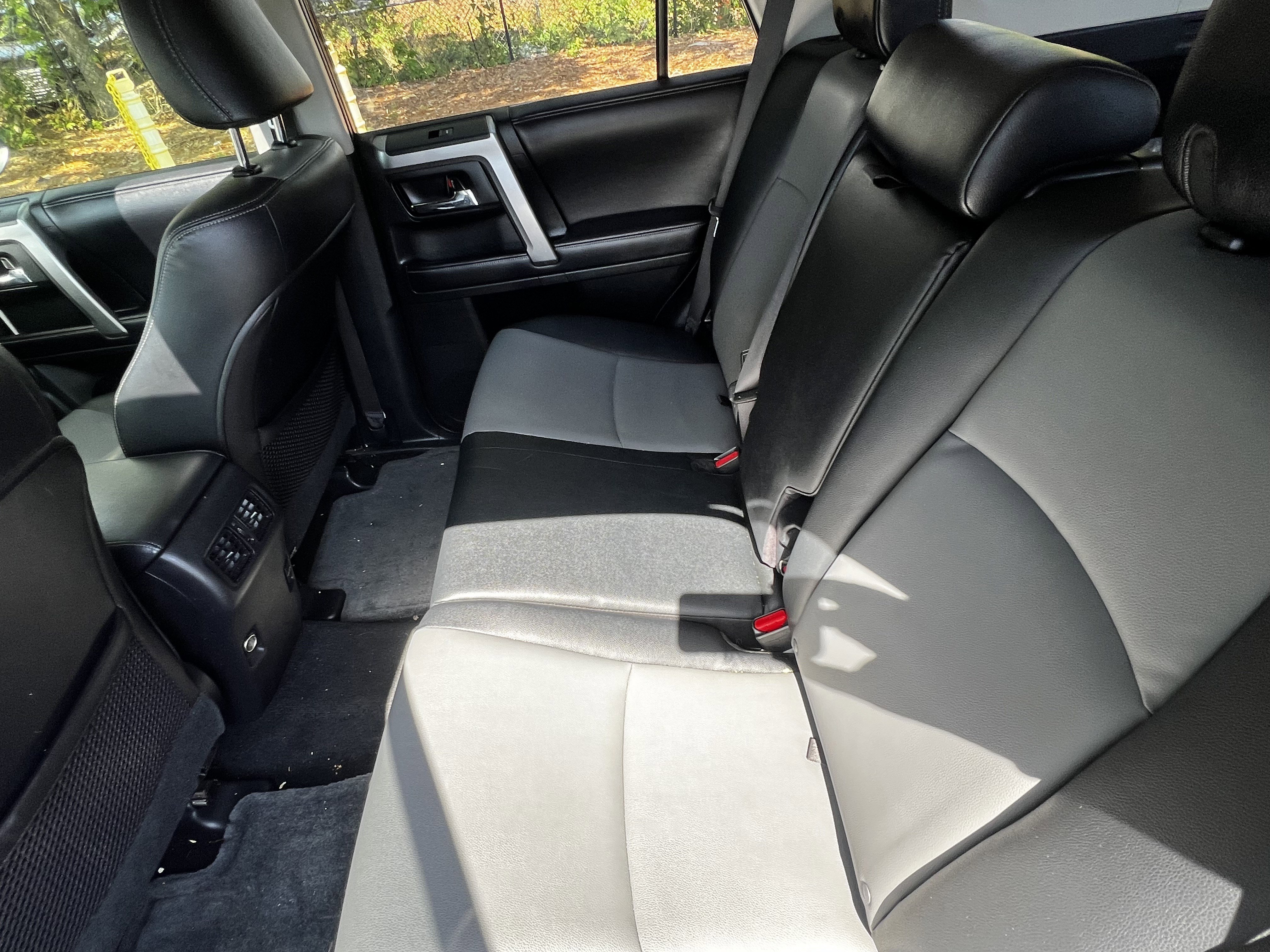 Used 2016 Toyota 4Runner SR5 Premium RWD image 31