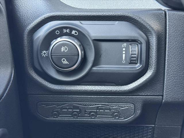 Certified 2025 Jeep Gladiator Sport AWD/4WD image 13