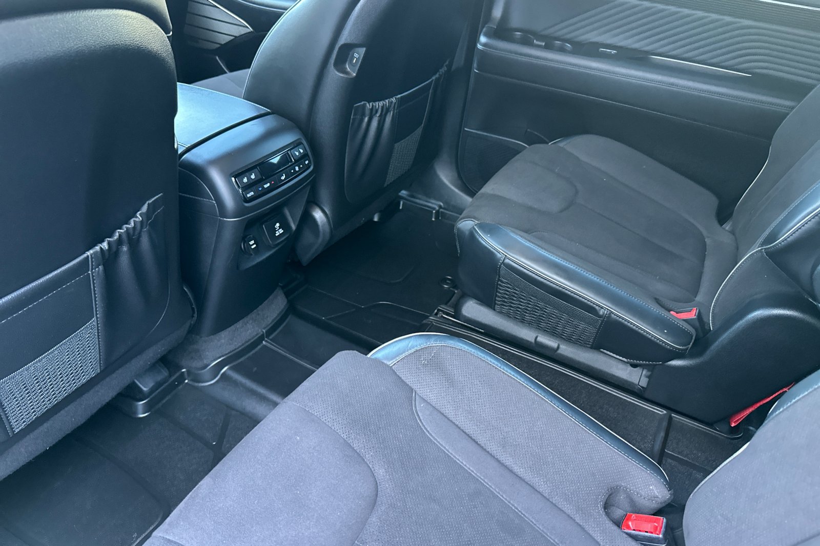 Used 2025 Hyundai Palisade Calligraphy AWD/4WD image 13