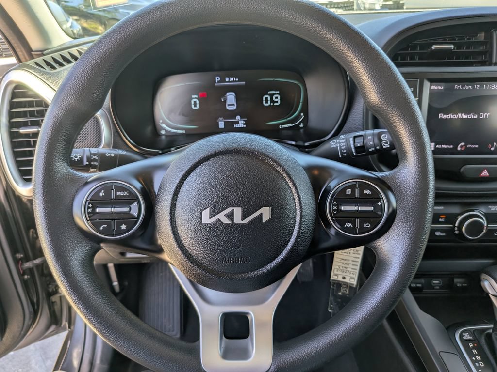Certified 2023 Kia Soul LX w/ LX Technology Package FWD image 27
