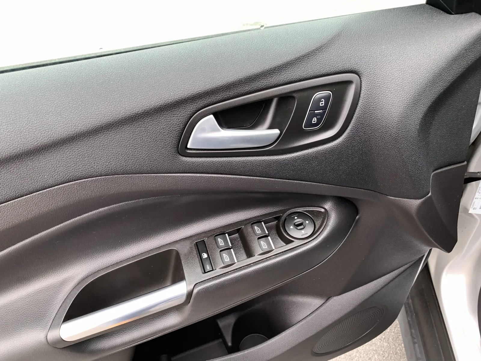 Used 2017 Ford C-MAX SE image 22