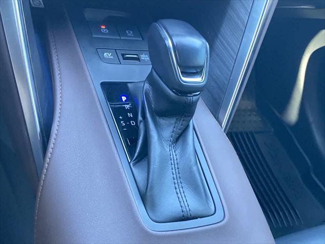 Certified 2022 Toyota Venza XLE AWD/4WD image 19