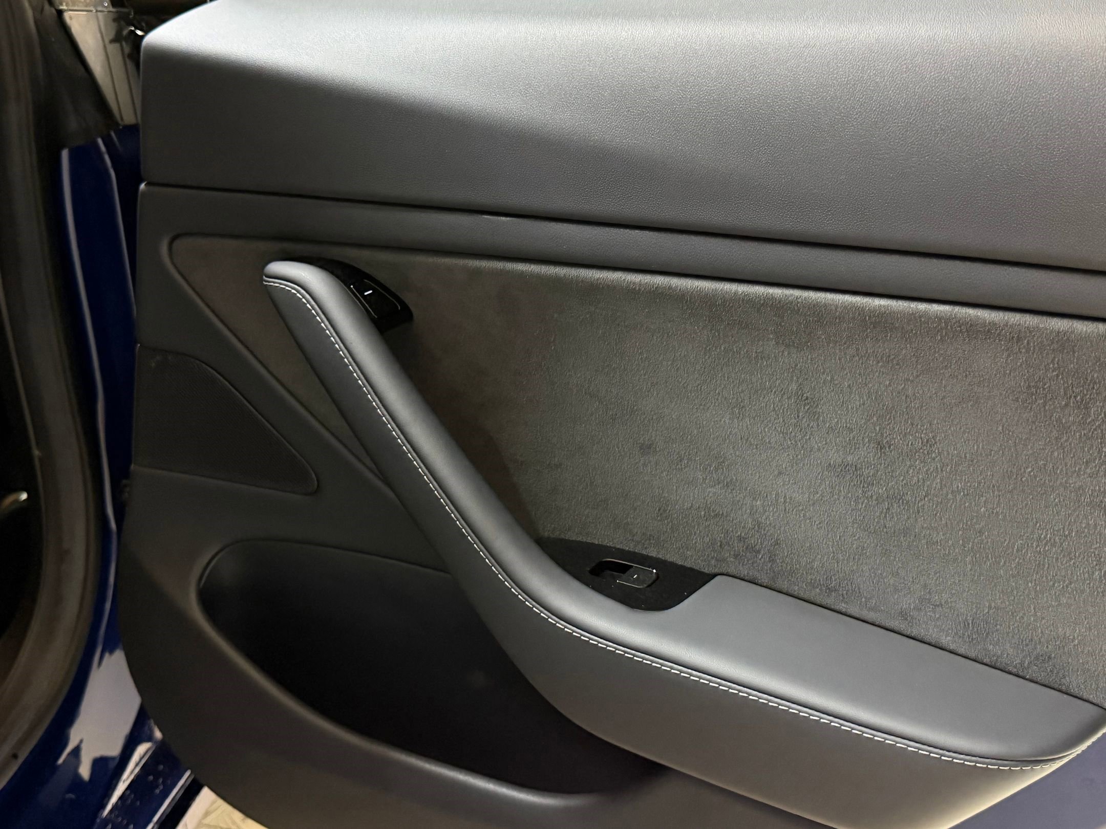 Used 2018 Tesla Model 3 Long Range RWD image 17