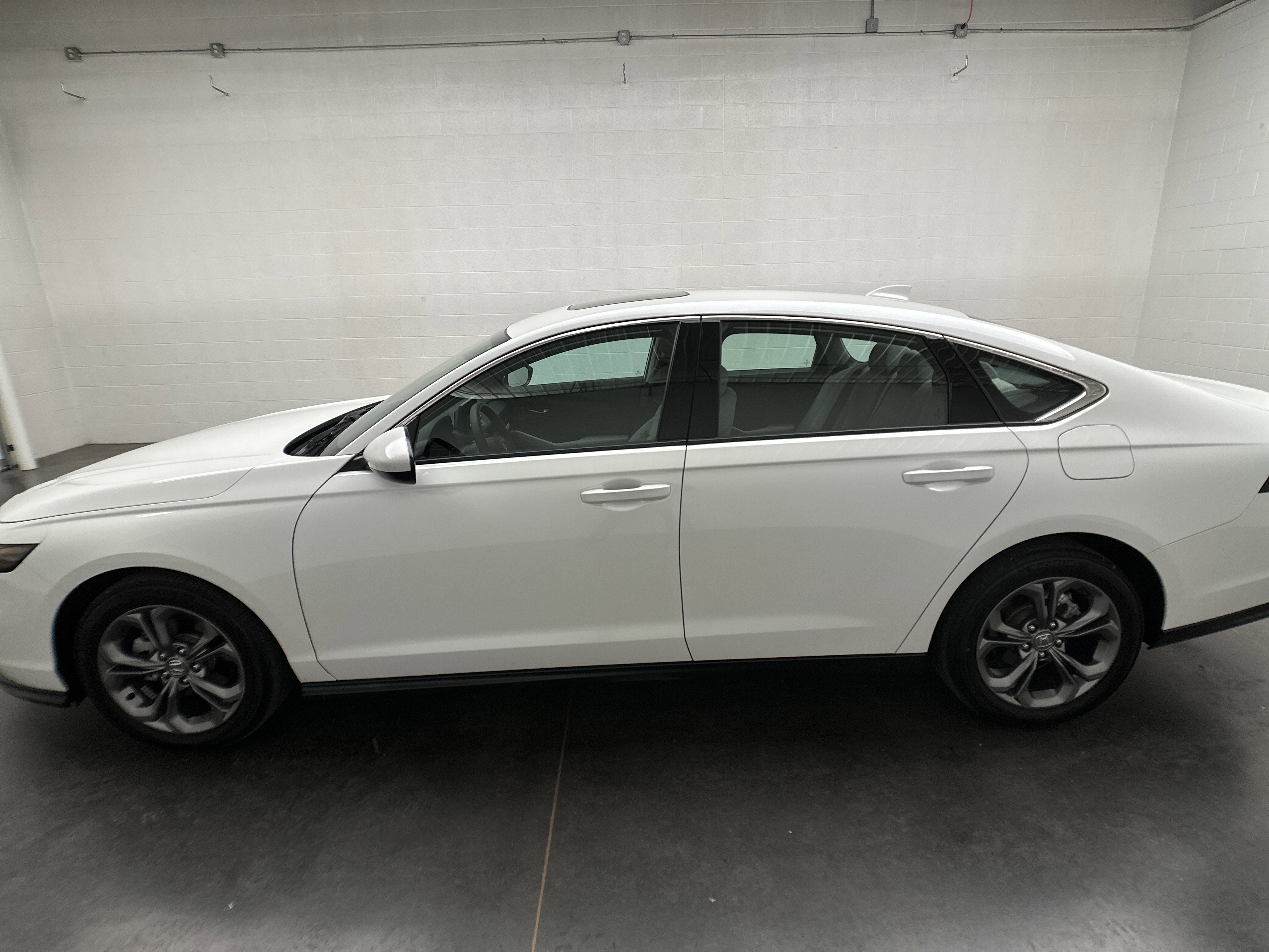 Used 2024 Honda Accord EX image 6