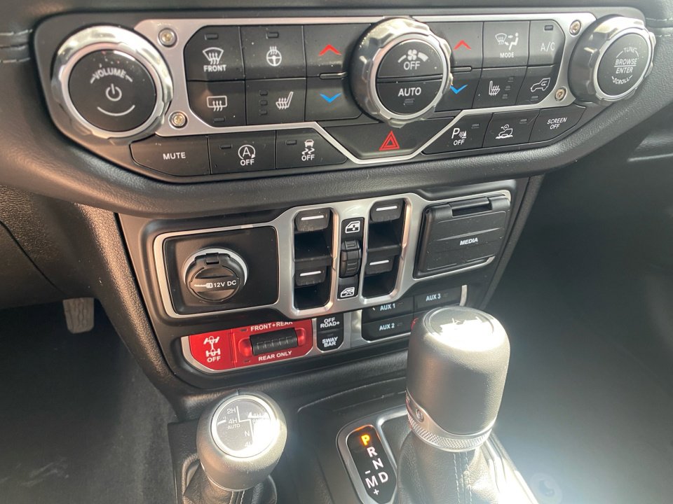 Used 2025 Jeep Wrangler Unlimited Rubicon image 22