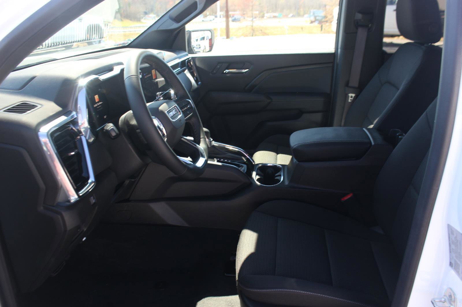 Used 2025 GMC Canyon Elevation w/ Convenience Package image 15