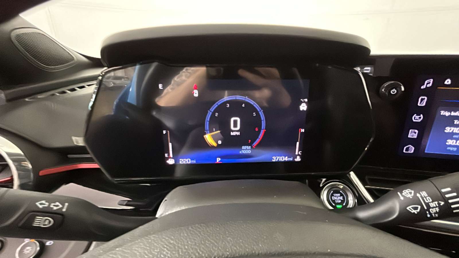Used 2025 Chevrolet Trax RS FWD image 21
