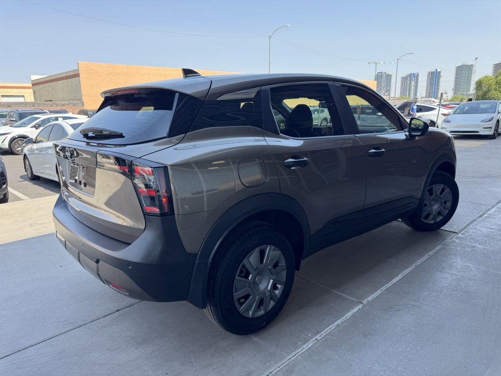 Used 2025 Nissan Kicks S image 2