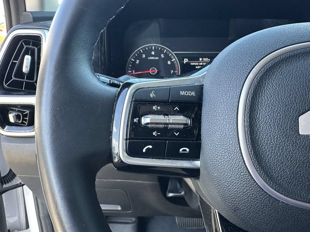 Certified 2022 Kia Sorento SX FWD image 36