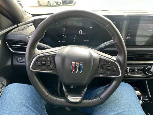 Used 2025 Buick Envista Sport Touring w/ Convenience II Package image 32