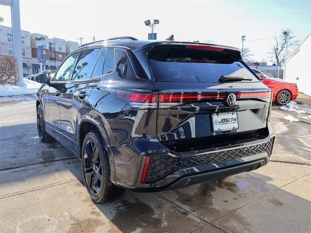 New 2026 Volkswagen Tiguan SE R-Line image 3