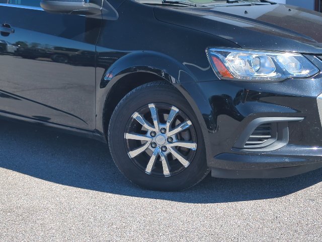 Used 2019 Chevrolet Sonic LT FWD image 2