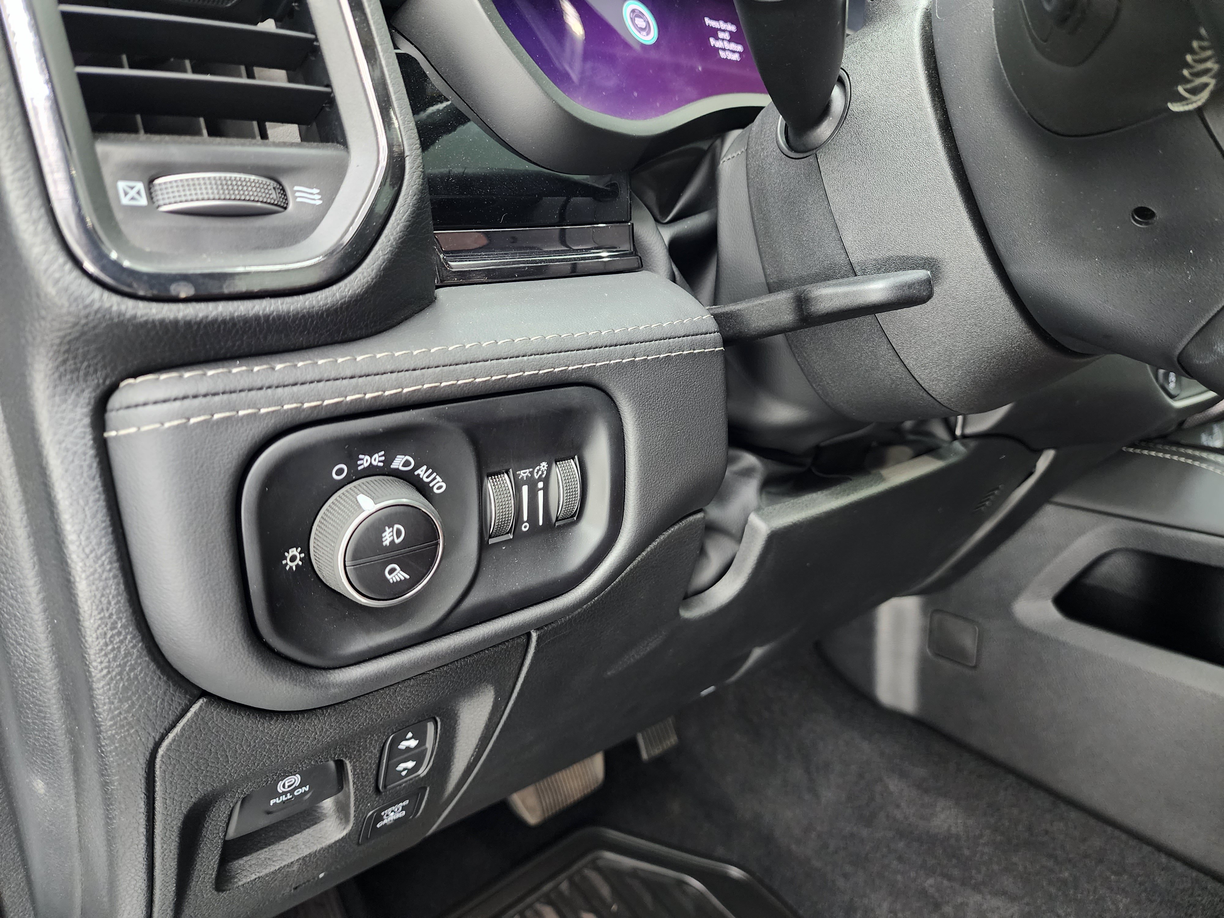 Used 2025 RAM 1500 Limited AWD/4WD image 53
