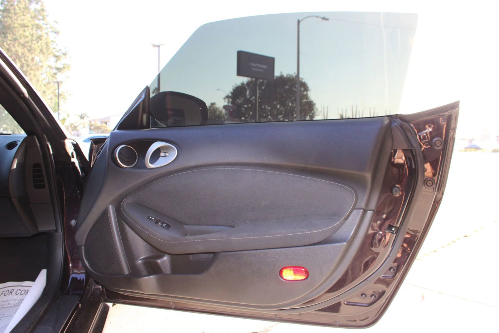 Used 2014 Nissan 370Z Coupe image 8