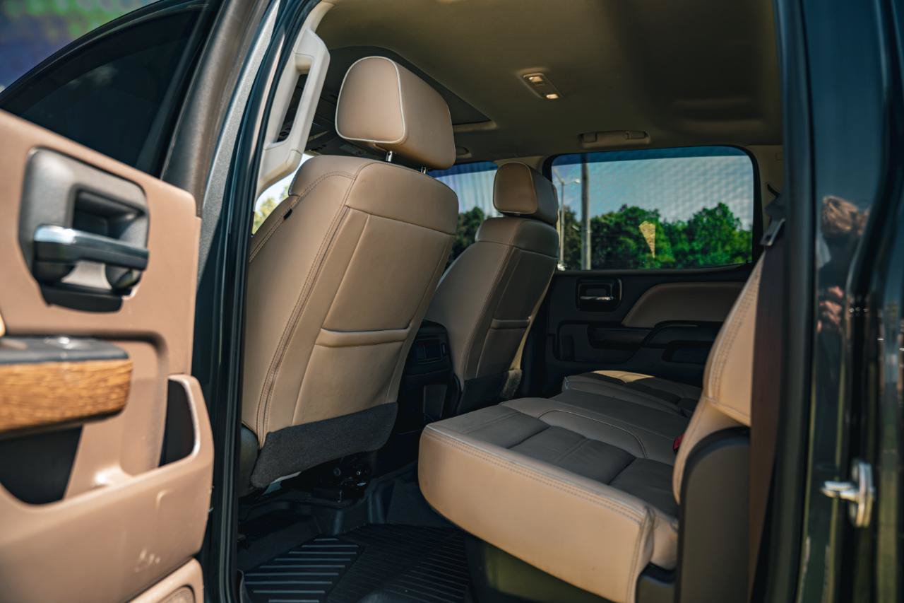 Used 2019 GMC Sierra 2500 Denali w/ Duramax Plus Package AWD/4WD image 31