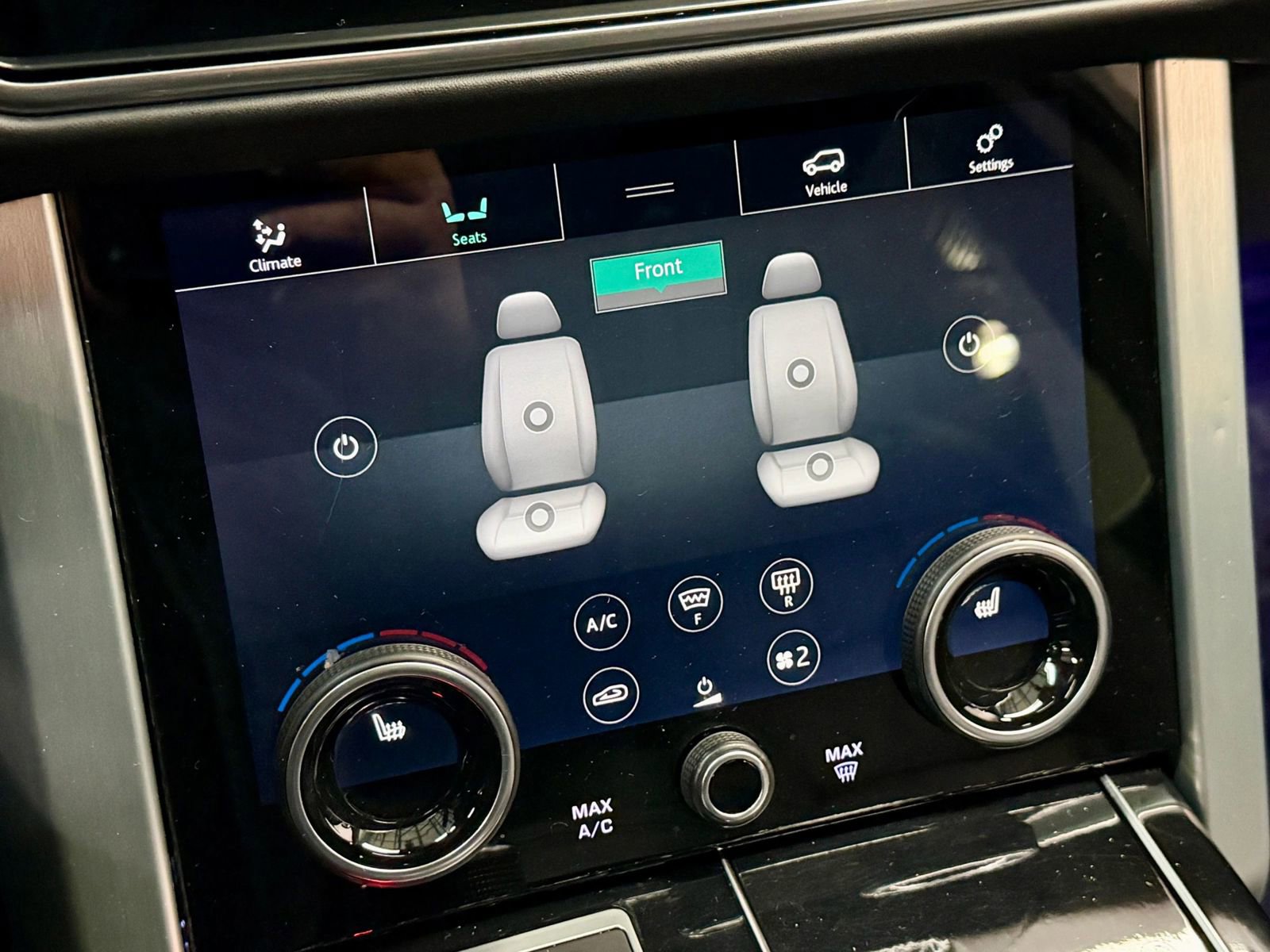 Used 2020 Land Rover Range Rover HSE image 29