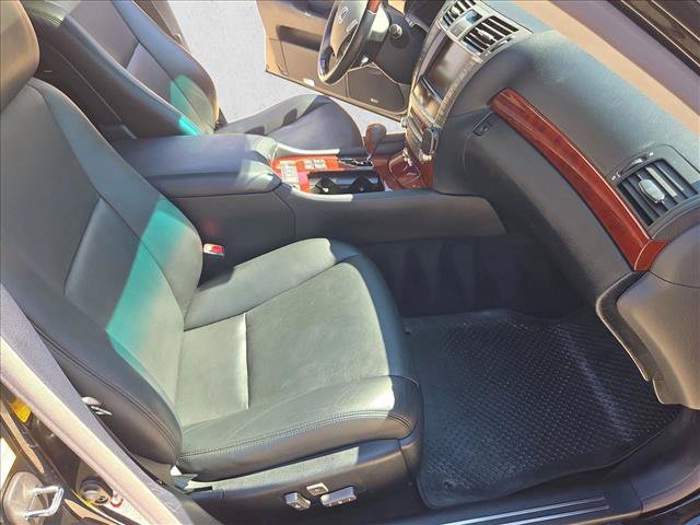 Used 2010 Lexus LS 460 L w/ Luxury Pkg RWD image 21
