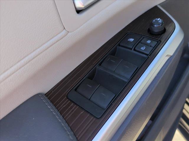 Certified 2023 Toyota Sienna XLE FWD image 12