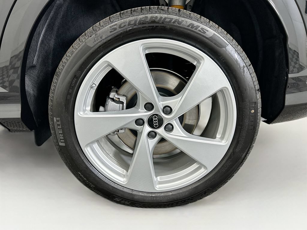 Used 2025 Audi Q5 Premium Plus AWD/4WD image 30
