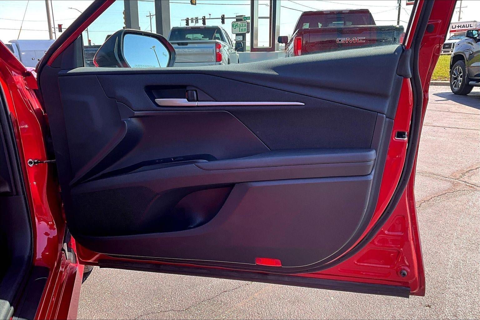 Used 2025 Toyota Camry LE FWD image 25