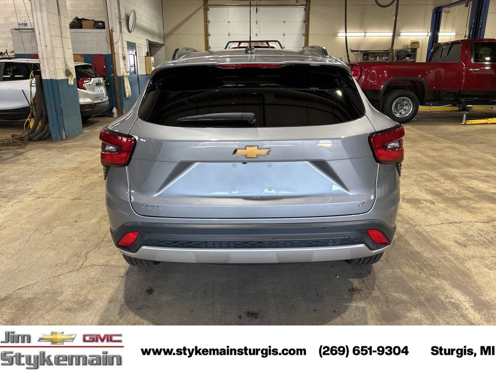 Used 2025 Chevrolet Trax LT FWD image 7