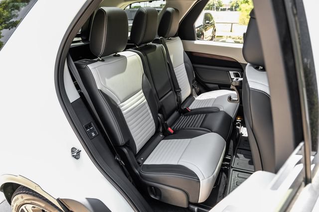 New 2026 Land Rover Discovery Dynamic SE AWD/4WD image 46