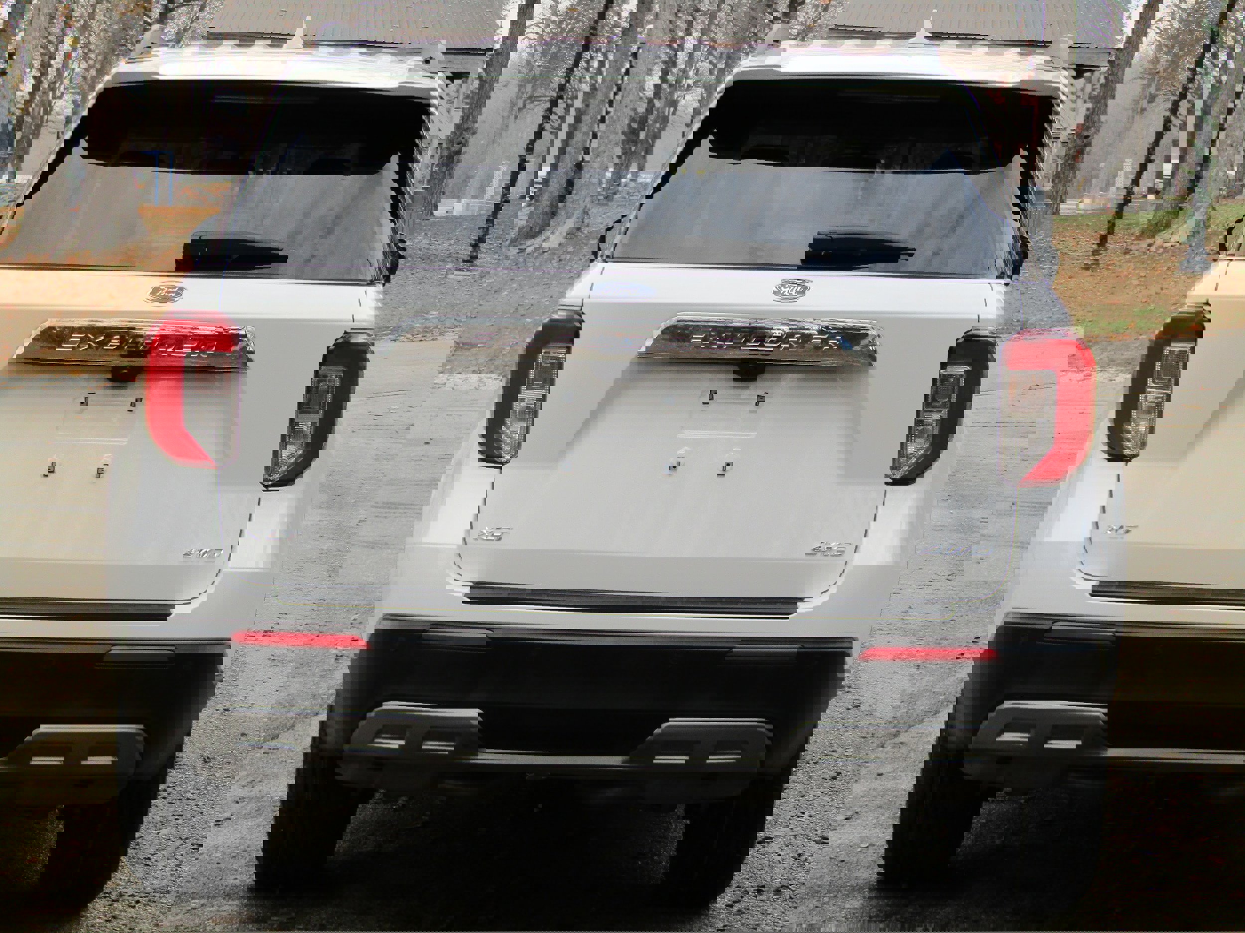 Certified 2023 Ford Explorer XLT w/ Equipment Group 202A image 3