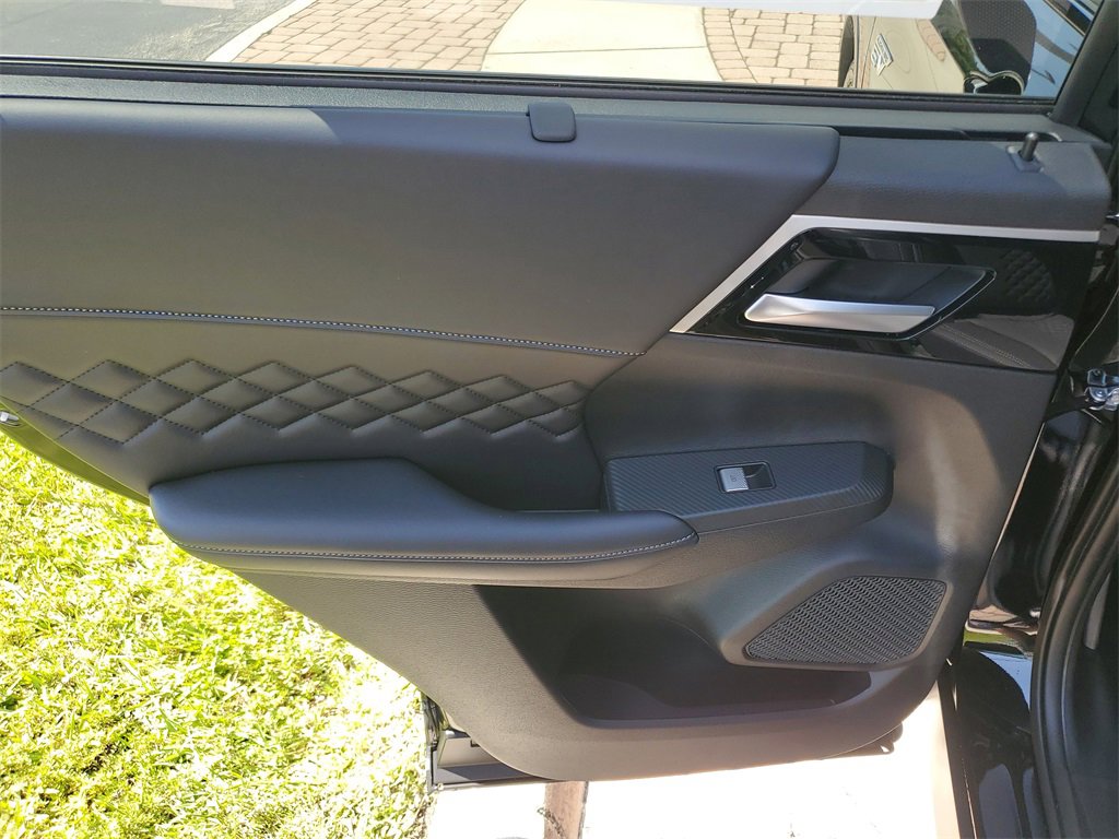 New 2025 Mitsubishi Outlander SEL Black Edition image 12