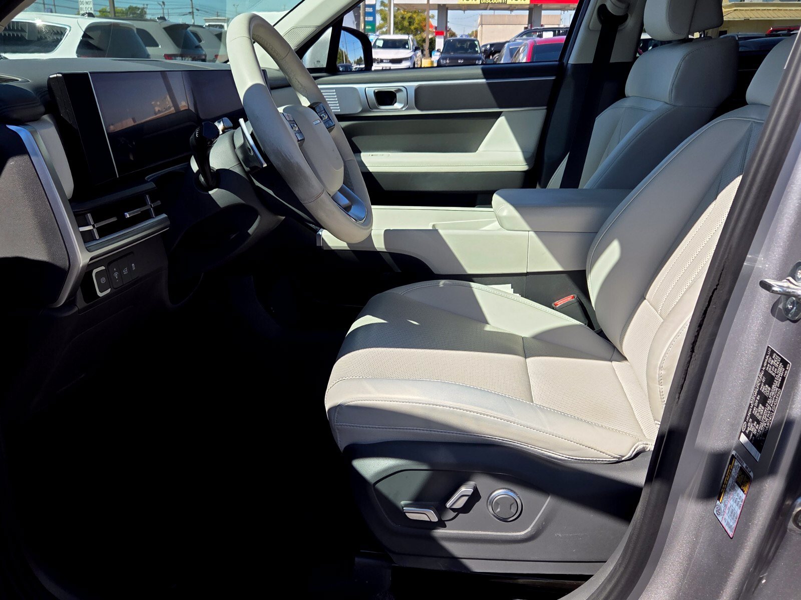 Certified 2025 Hyundai Santa Fe SEL FWD image 5