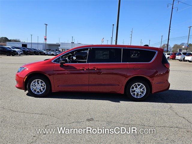 New 2026 Chrysler Voyager LX image 4