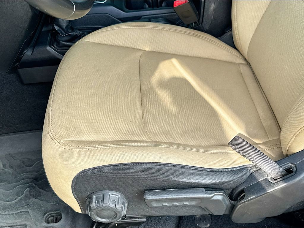 Used 2018 Jeep Wrangler Unlimited Sport S image 19