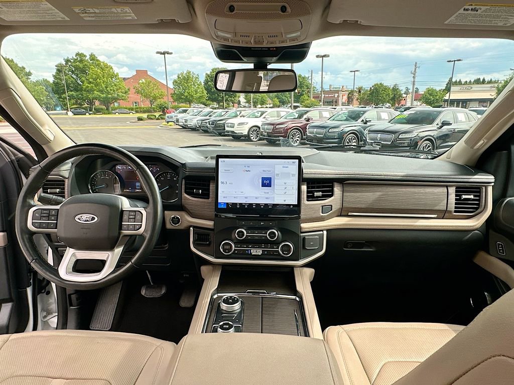 Used 2024 Ford Expedition Max Limited AWD/4WD image 3