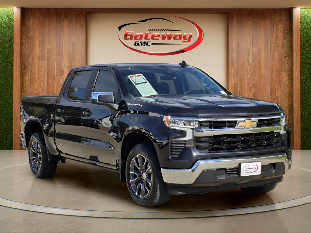 Used 2024 Chevrolet Silverado 1500 LT w/ Convenience Package II RWD image 3