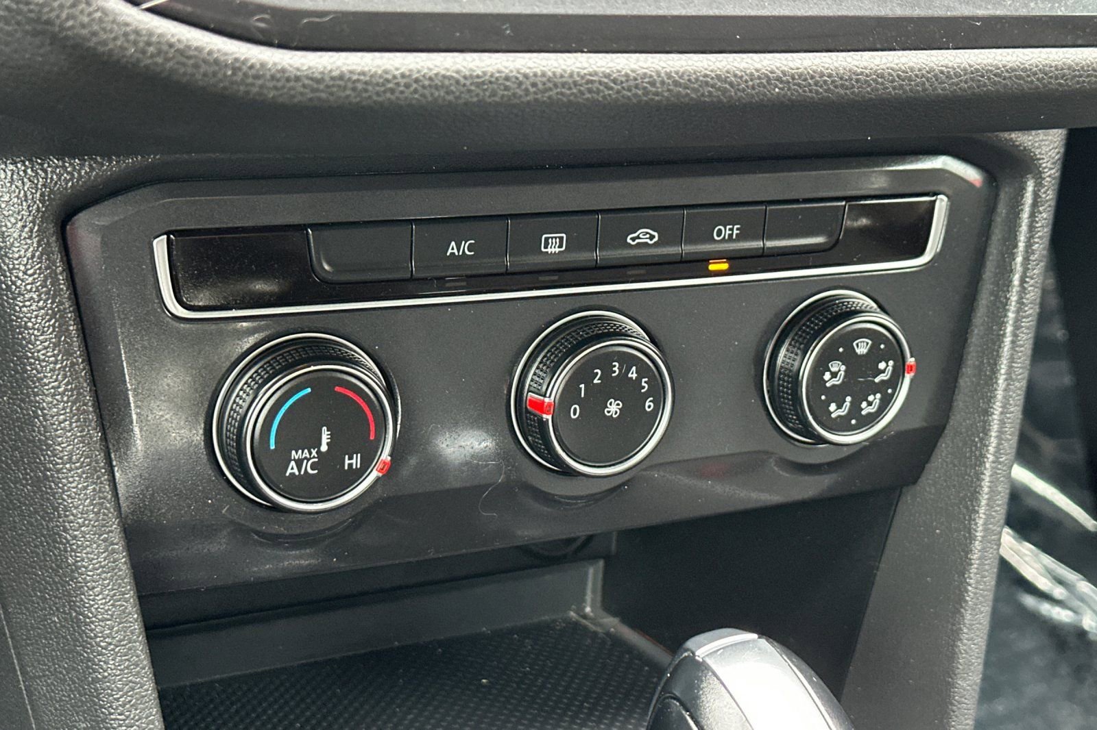 Used 2020 Volkswagen Tiguan S FWD image 22
