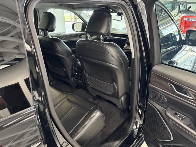 Used 2023 Jeep Grand Cherokee Limited w/ Trailer Tow Prep Group (B) AWD/4WD image 30