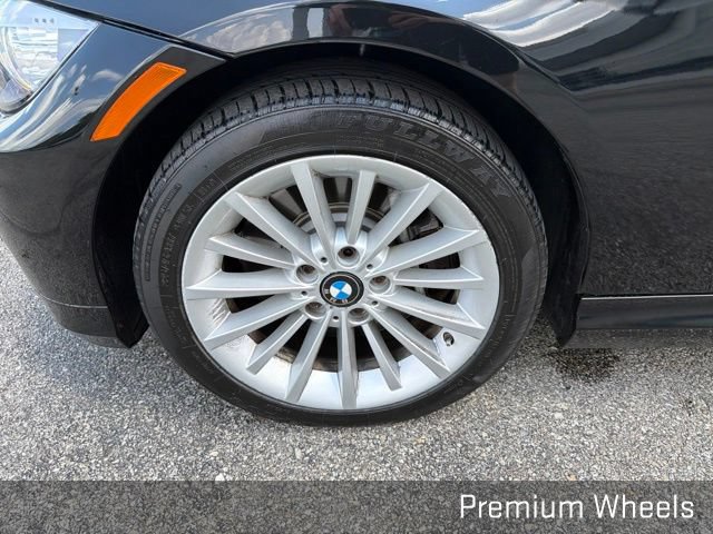 Used 2011 BMW 335i xDrive Sedan AWD/4WD image 17