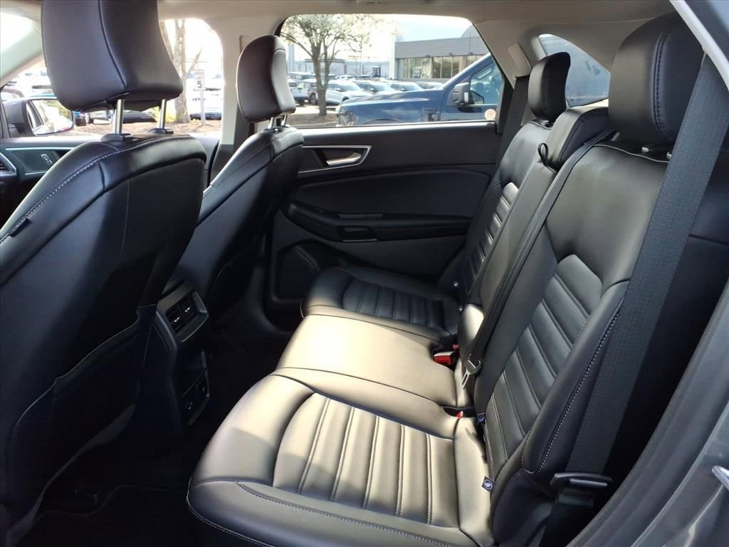 Used 2022 Ford Edge SEL w/ Convenience Package image 16