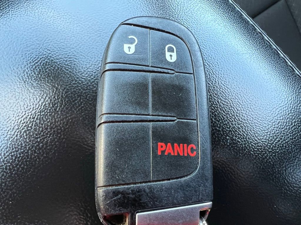 Used 2021 Jeep Grand Cherokee Laredo AWD/4WD image 37