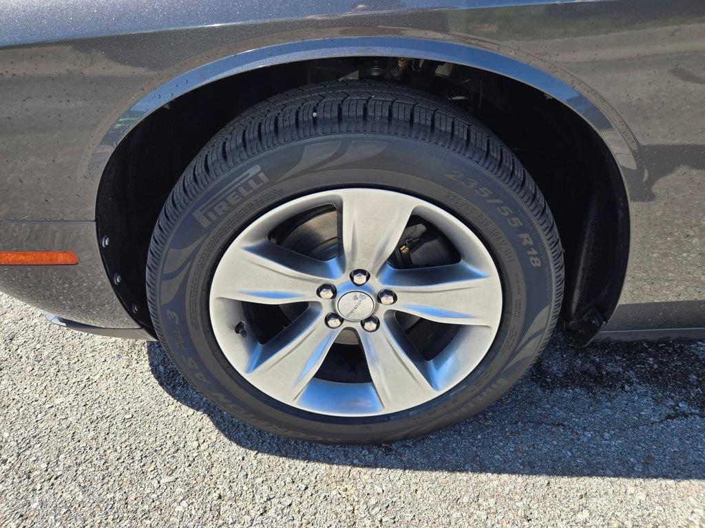 Used 2019 Dodge Challenger SXT RWD image 9